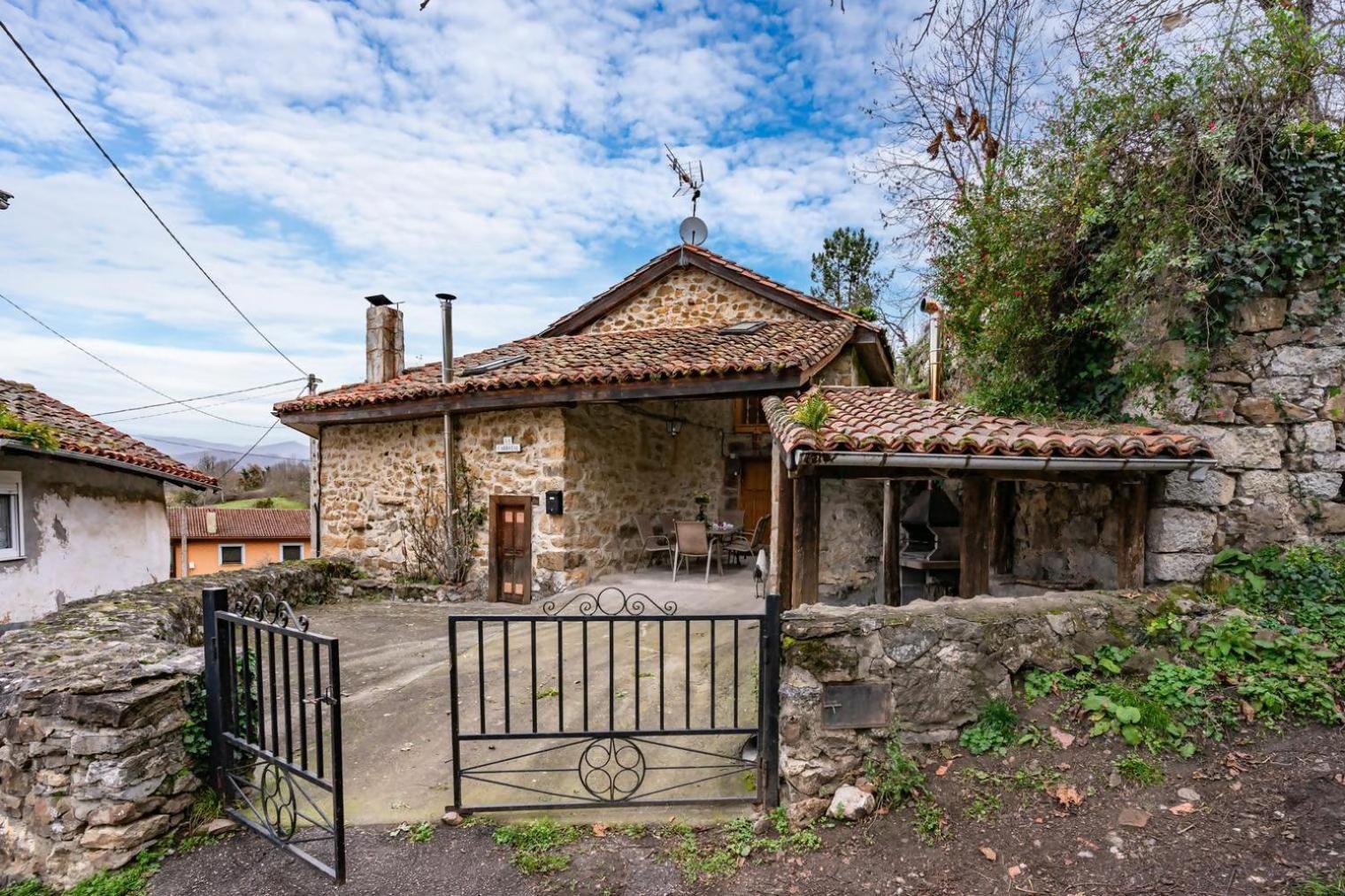 Orelleiru Casa Rural La Carrozal Senda Del Oso المظهر الخارجي الصورة