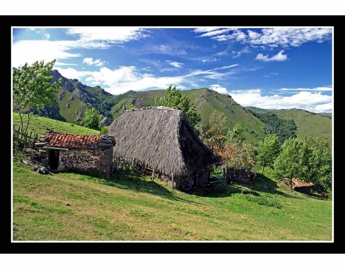 Orelleiru Casa Rural La Carrozal Senda Del Oso المظهر الخارجي الصورة
